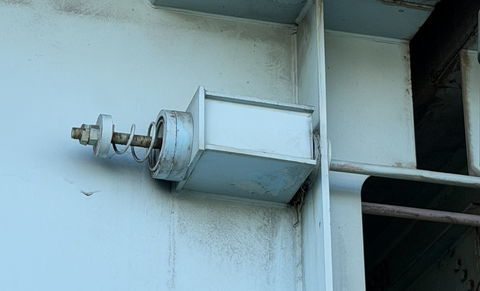 專業橋梁耐震、防災彈簧系統 一站式解決方案 6 專業橋梁耐震、防災彈簧系統 一站式解決方案 6