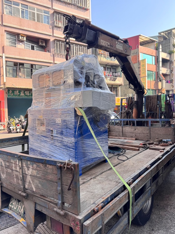 仟楊工業增加產能小線徑 0.1～0.8 mm 萬能彈簧機 3